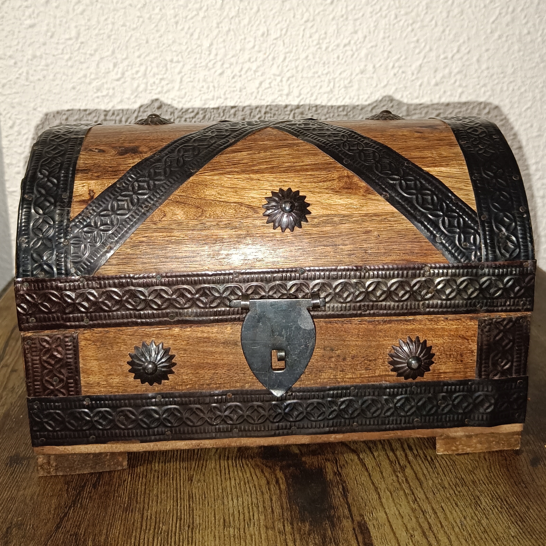 SECRET CHEST